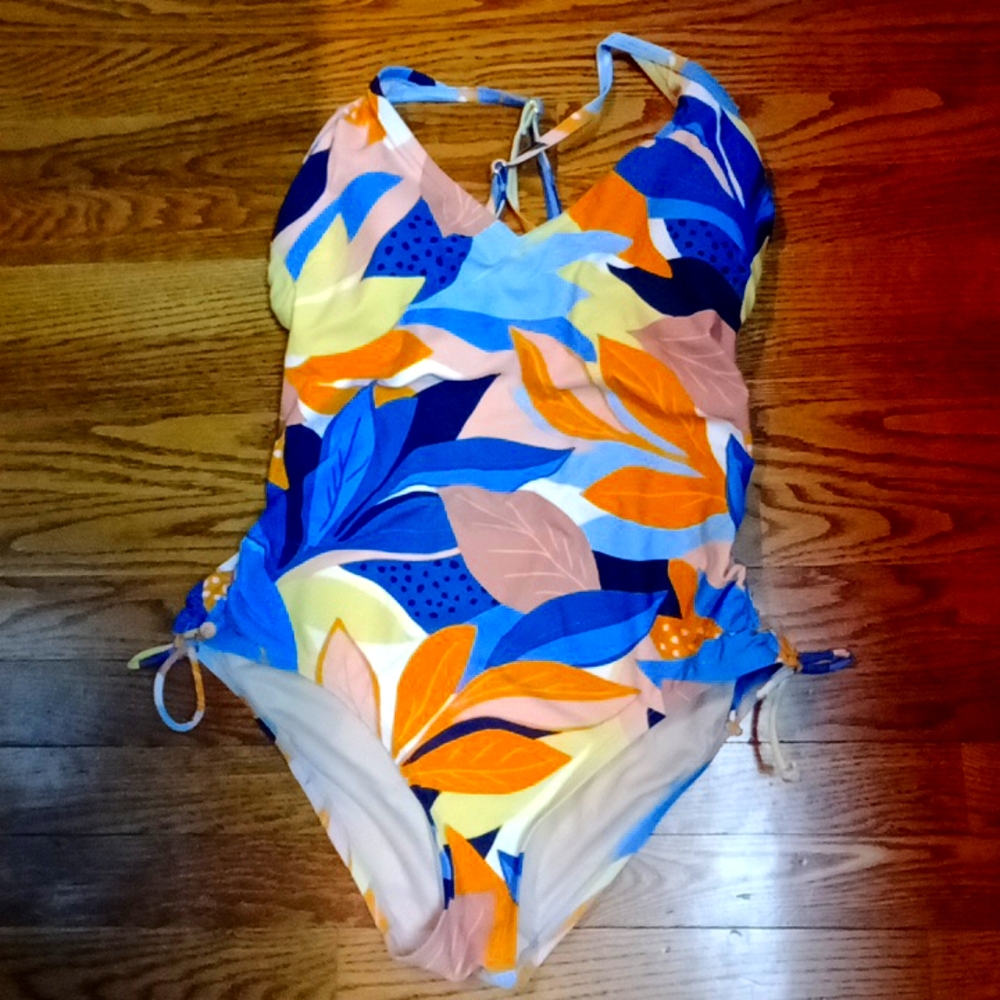 KONA SOL ONE PIECE SWIMSUIT SIZE LARGE